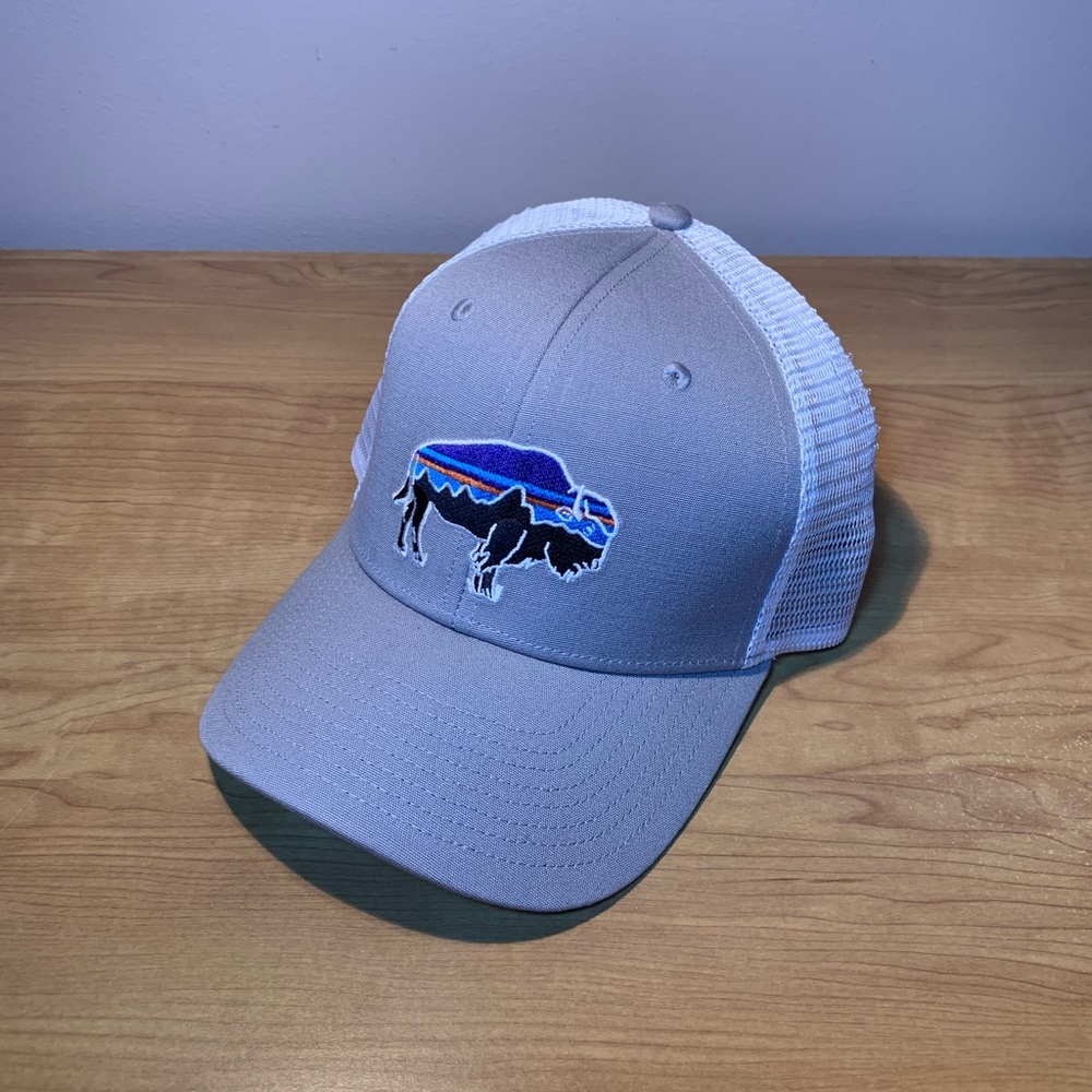 Patagonia Bison Buffalo Hat Light Gray & White Snapback Mesh Back Trucker Cap